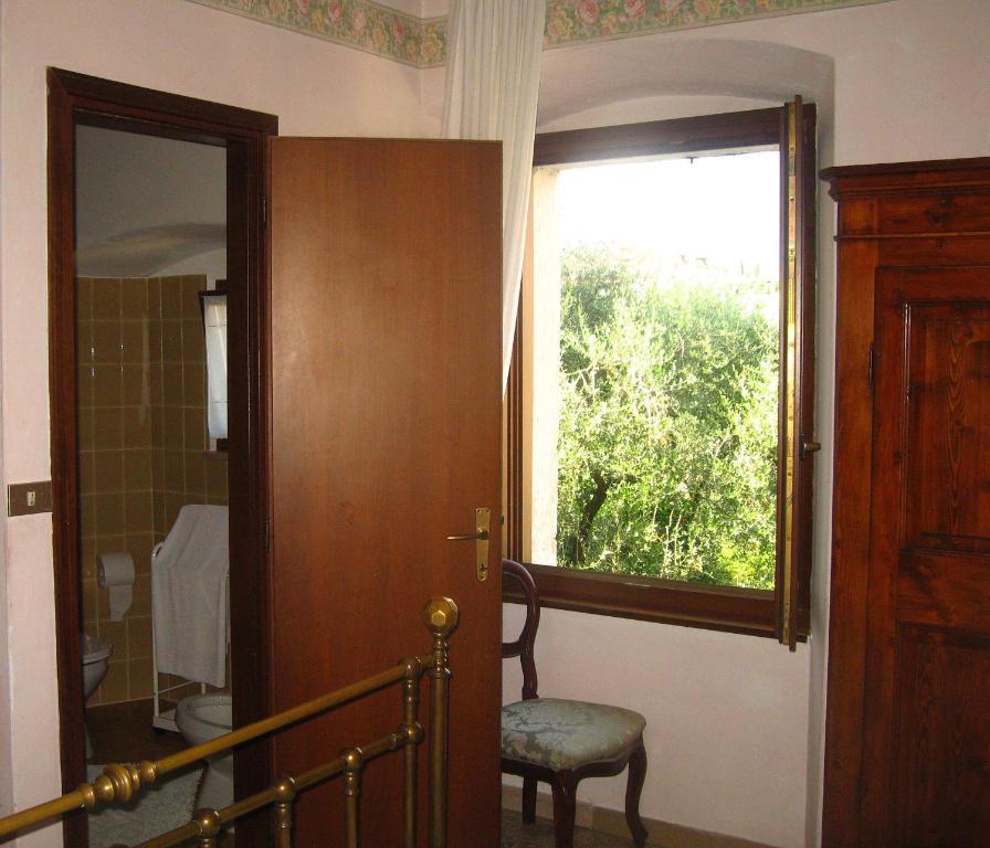 Locanda Restel De Fer Riva del Garda Rum bild